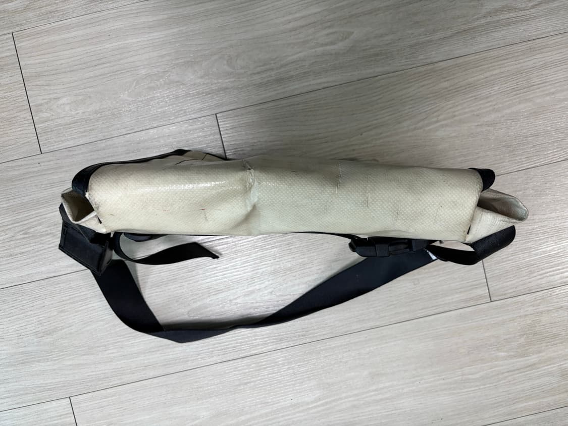 프라이탁 덱스터 화이트 아이보리 상품이미지4