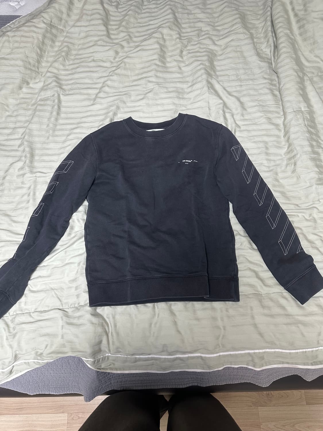 오프화이트 블랙 스티치 맨투맨 m 상품이미지1