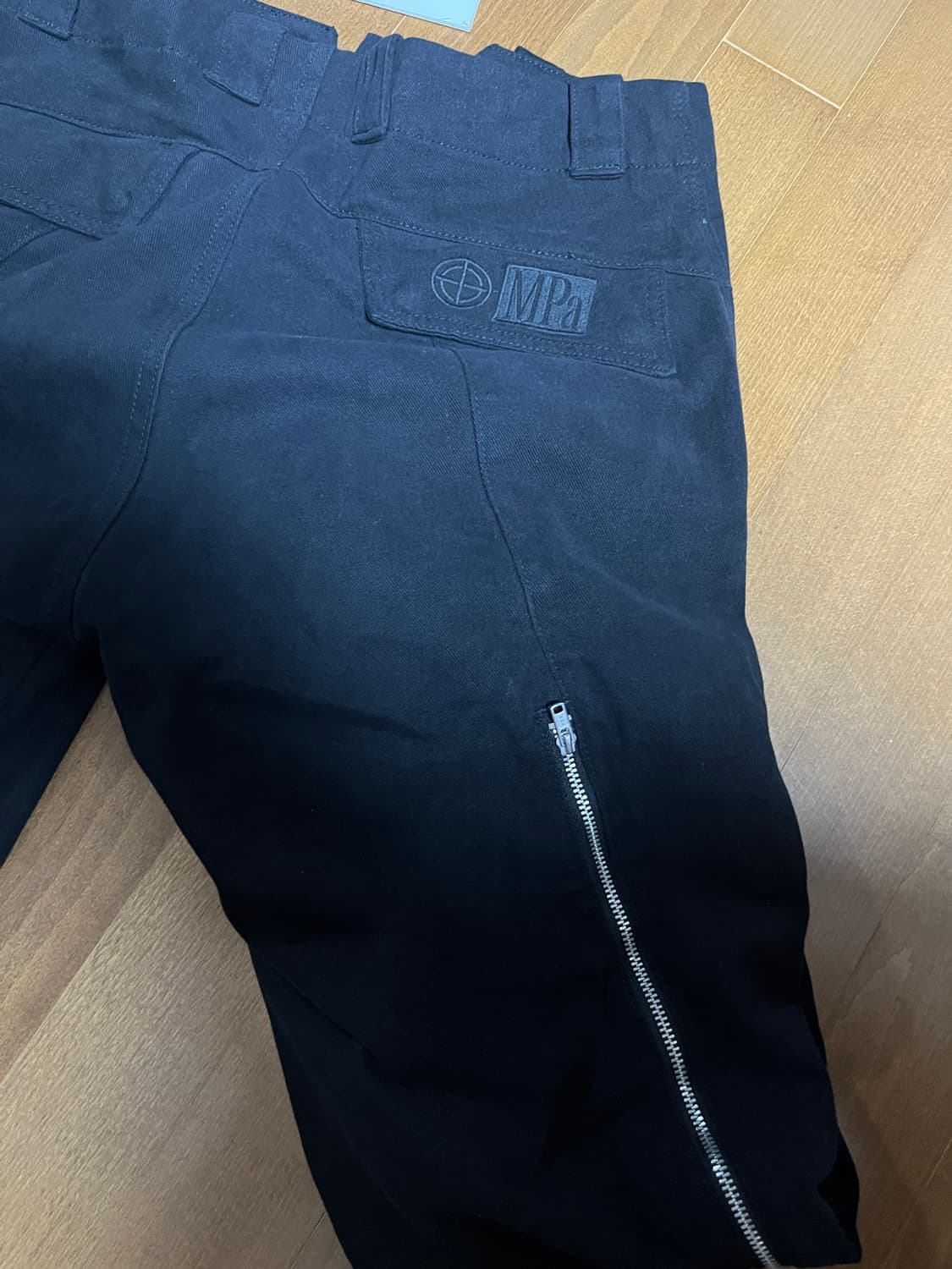 플라스틱프로턱드 지퍼팬츠 상품이미지2