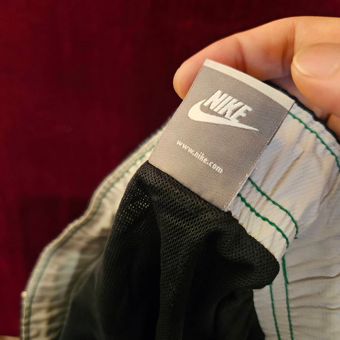 나이키(Nike) 00's 그린 스티치

네이비 스위밍 겸용 반바지 상품이미지6