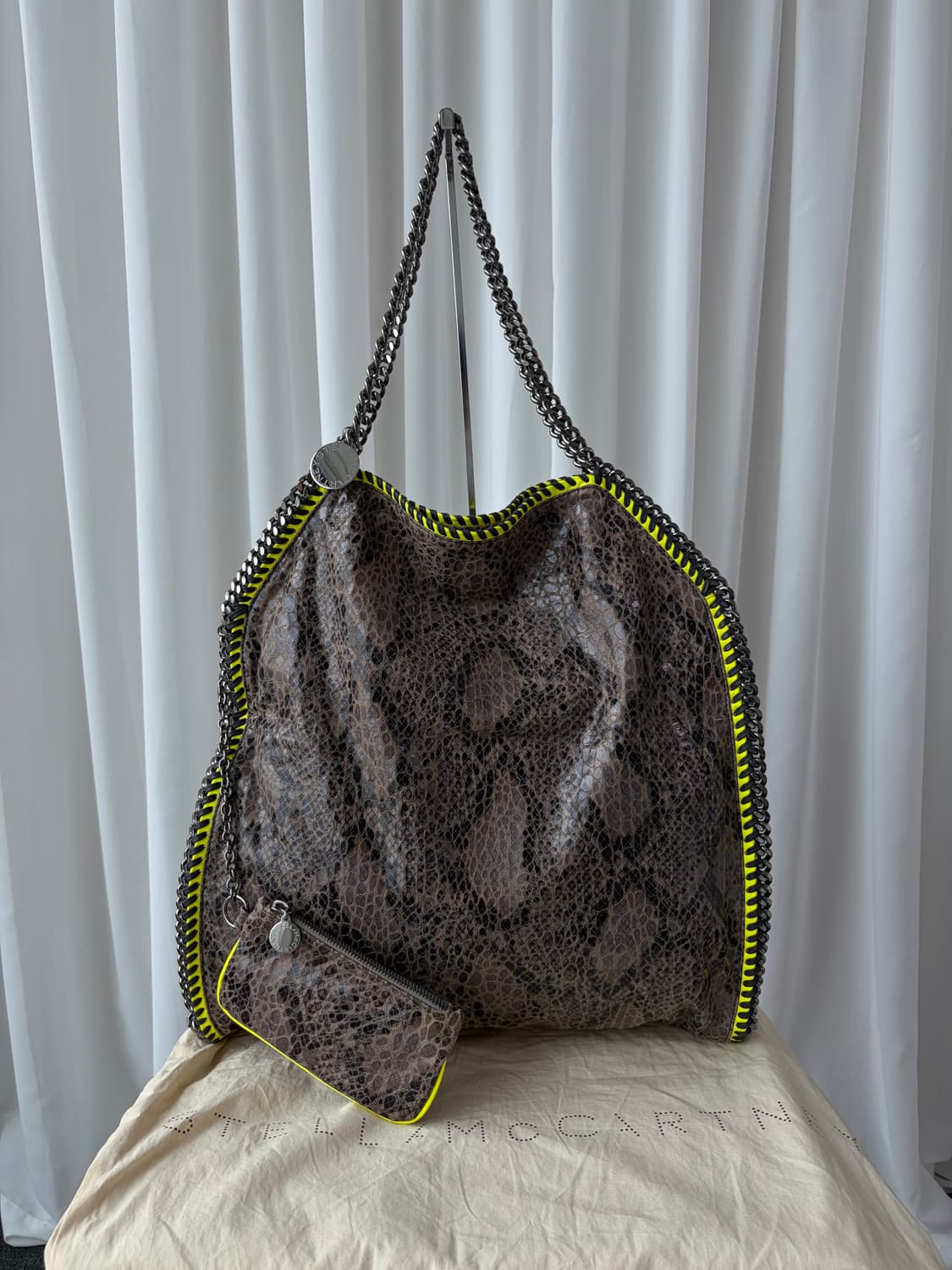 스텔라 매카트니 팔라벨라 스네이크스킨 토트백 상품이미지3