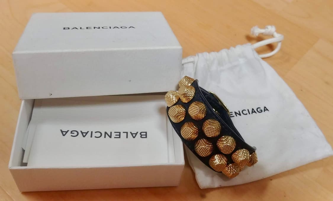 발렌시아가 Balenciaga 자이언트 커프 레더 팔찌 (네이비/골드) 상품이미지1