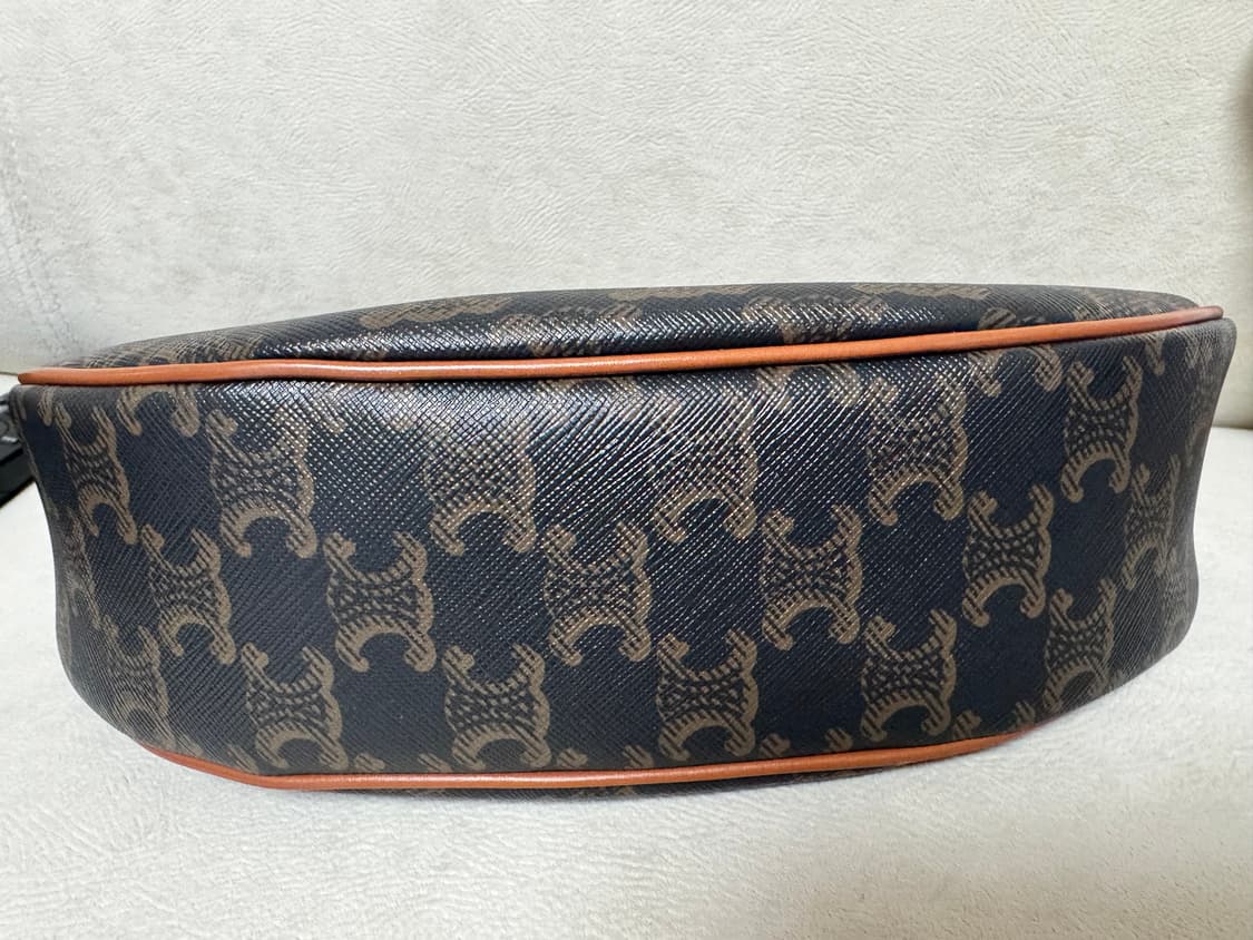 셀린느 트리옹프 미디움 아바백 탄 상품이미지5