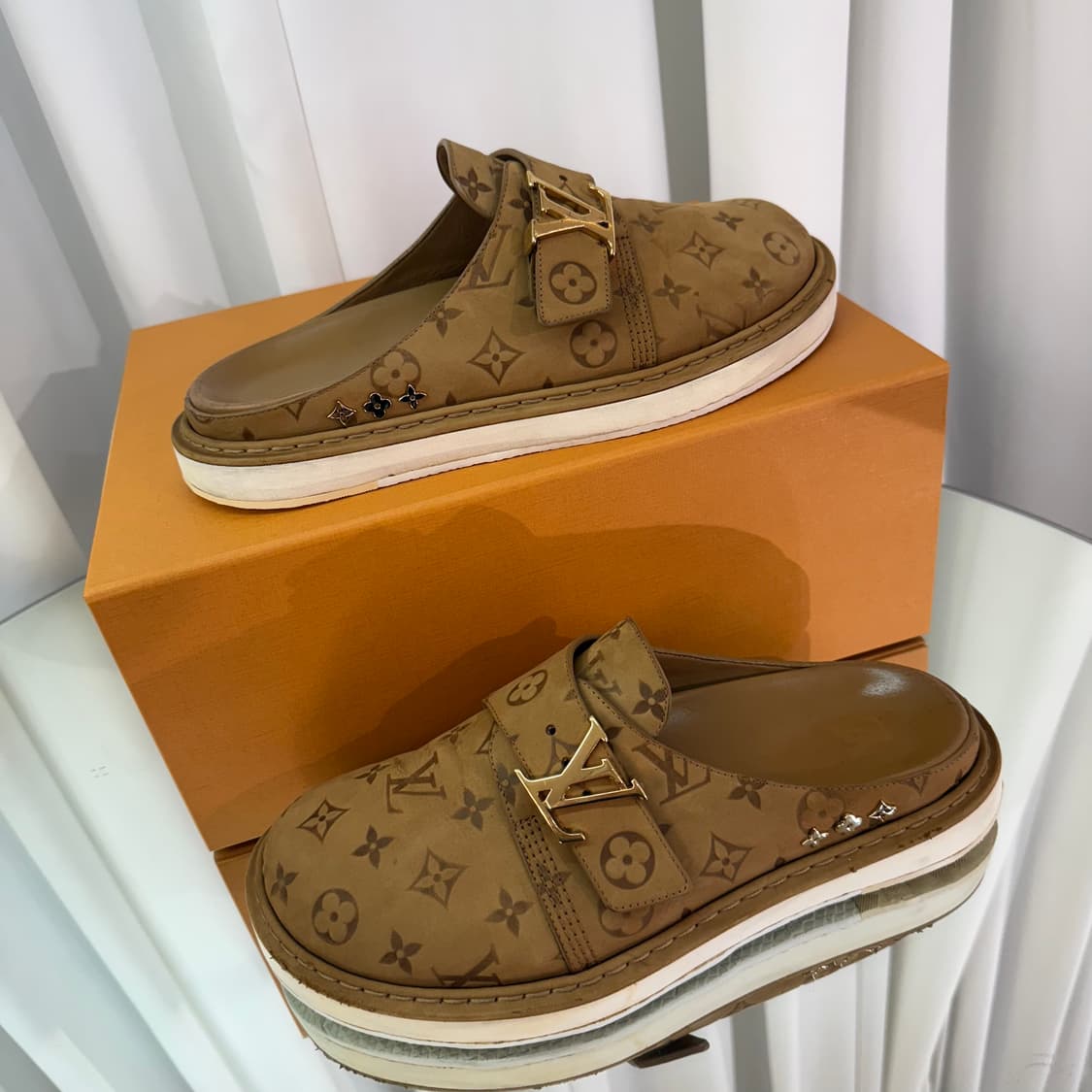 [정품] 루이비통 LV 이지 뮬 모노그램 베이지 상품이미지2