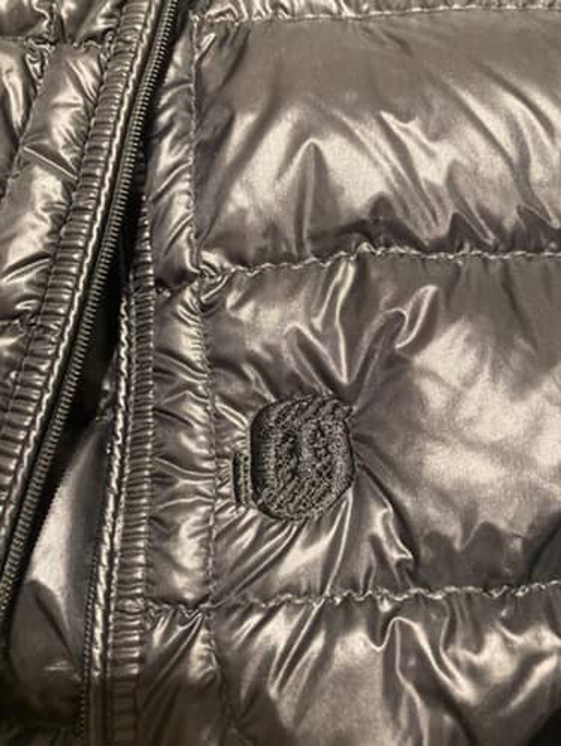 몽클레어 경량패딩 2사이즈 싸게 팝니다 연락주세요 상품이미지2