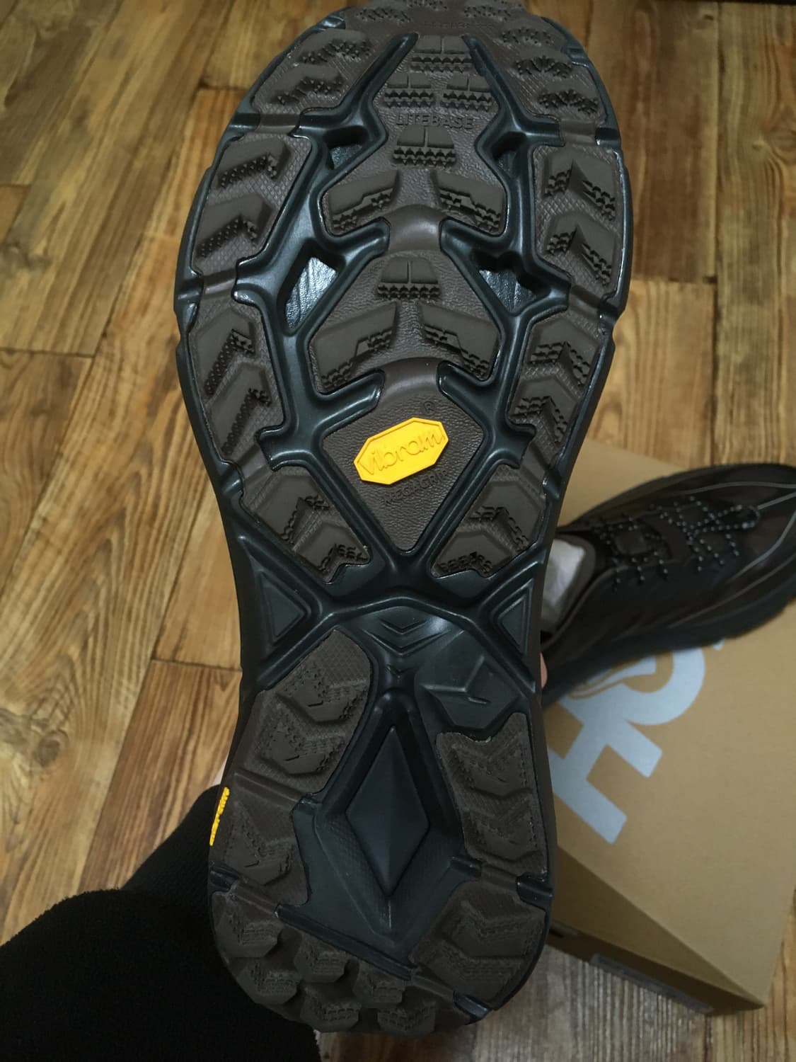 호카 새티스파이 마파테스피드4 라이트 커피 판매합니다 상품이미지6