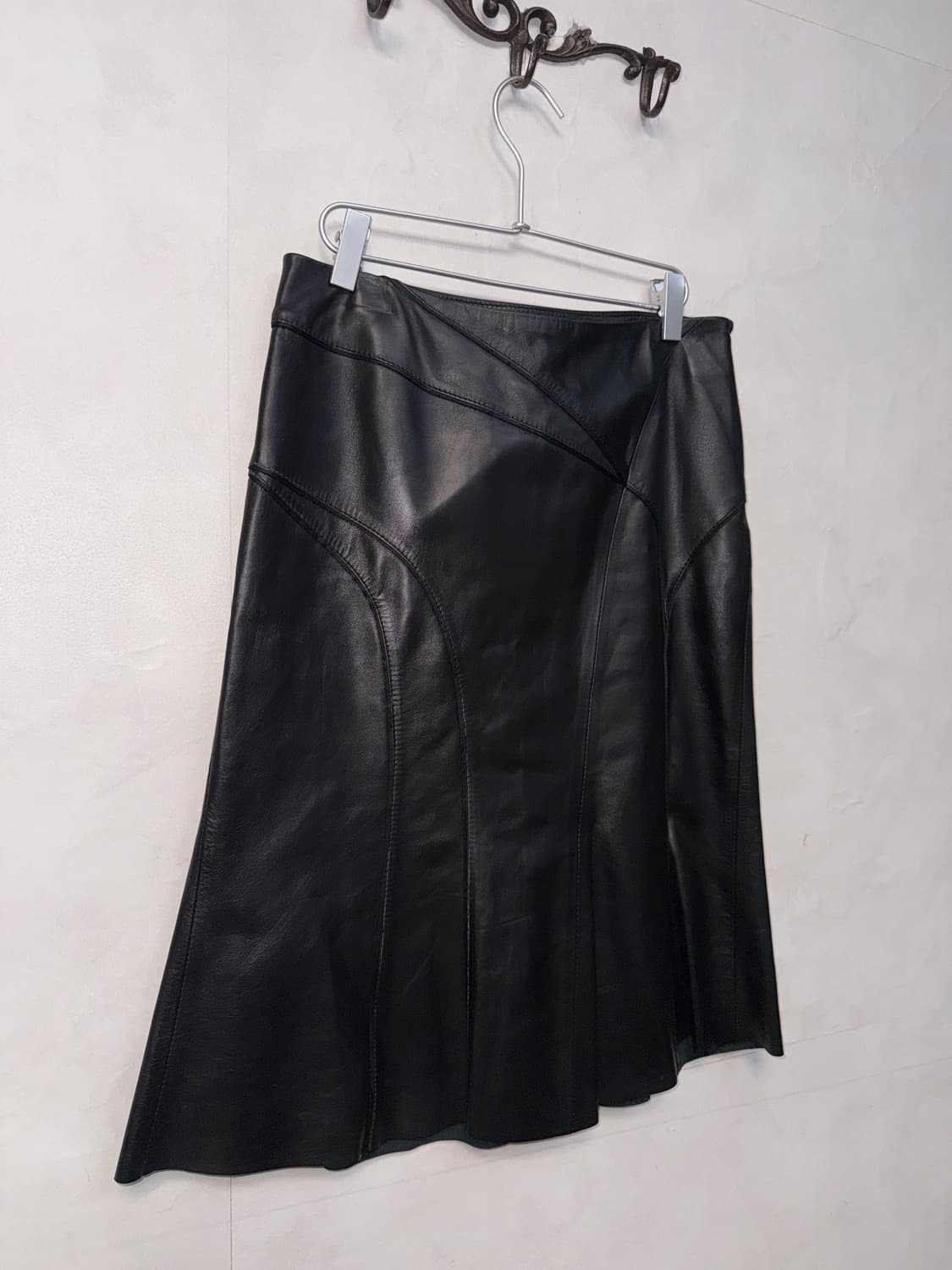 Obzee black lamb skin line detail skirt 상품이미지2