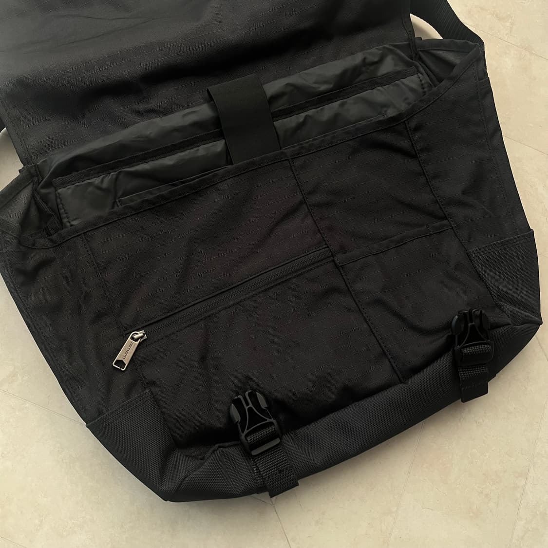 [새상품] 칼하트 로고 립스탑 메신저백 블랙 상품이미지2