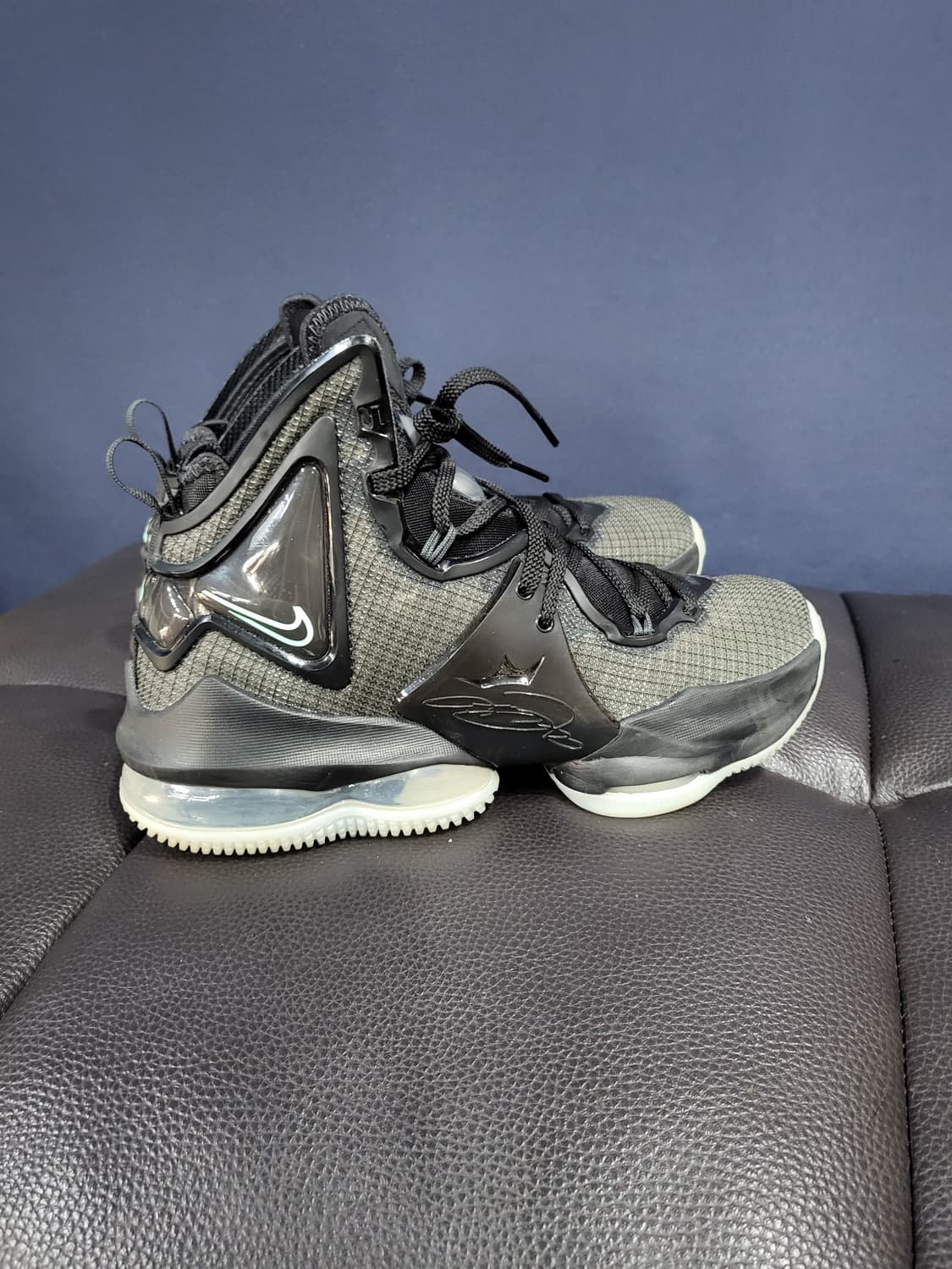 나이키 르브론 글로우 농구화 상품이미지3