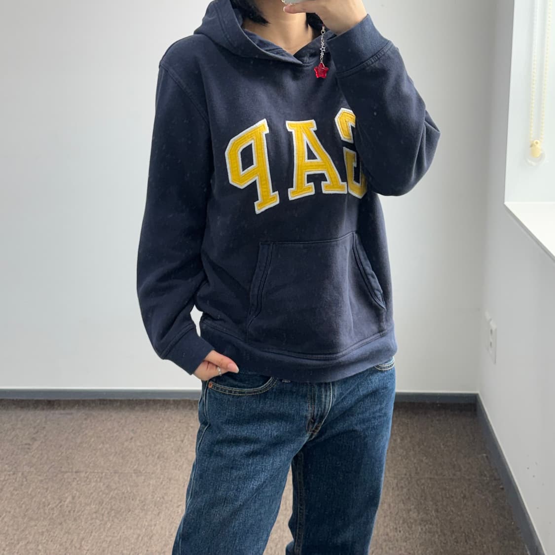 Gap 갭 옐로우 로고 네이비 후드티  상품이미지2