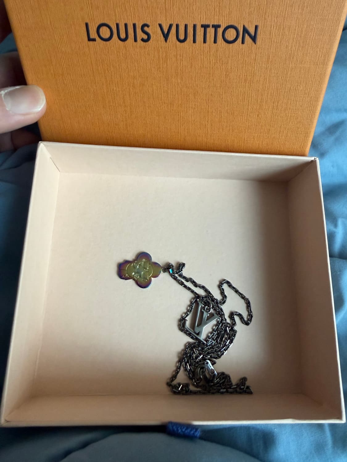 루이비통 사운드 비비엔 네크리스 상품이미지1