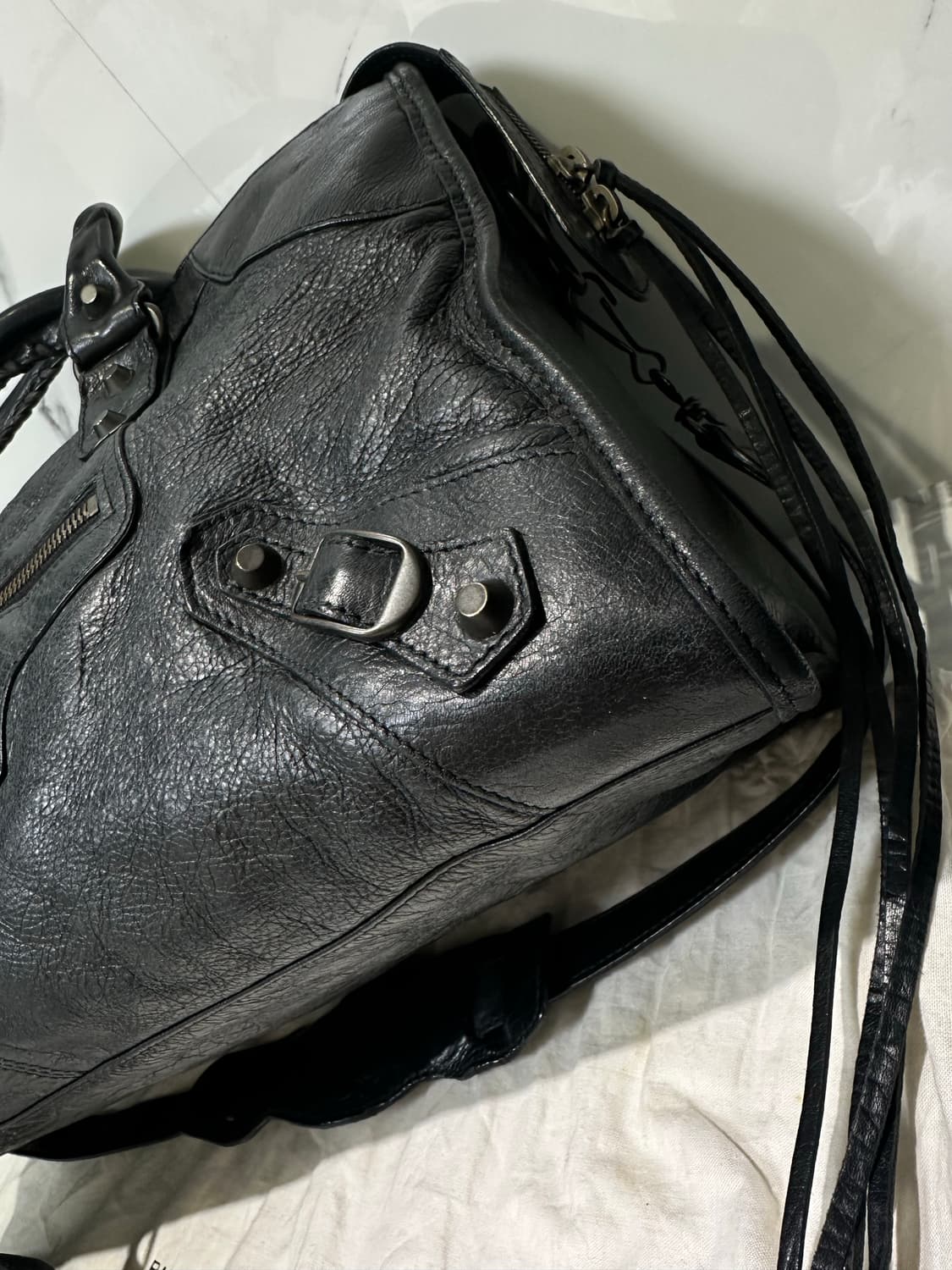 [A+ 정품] 발렌시아가 시티 모터백 파트타임 블랙 상품이미지5