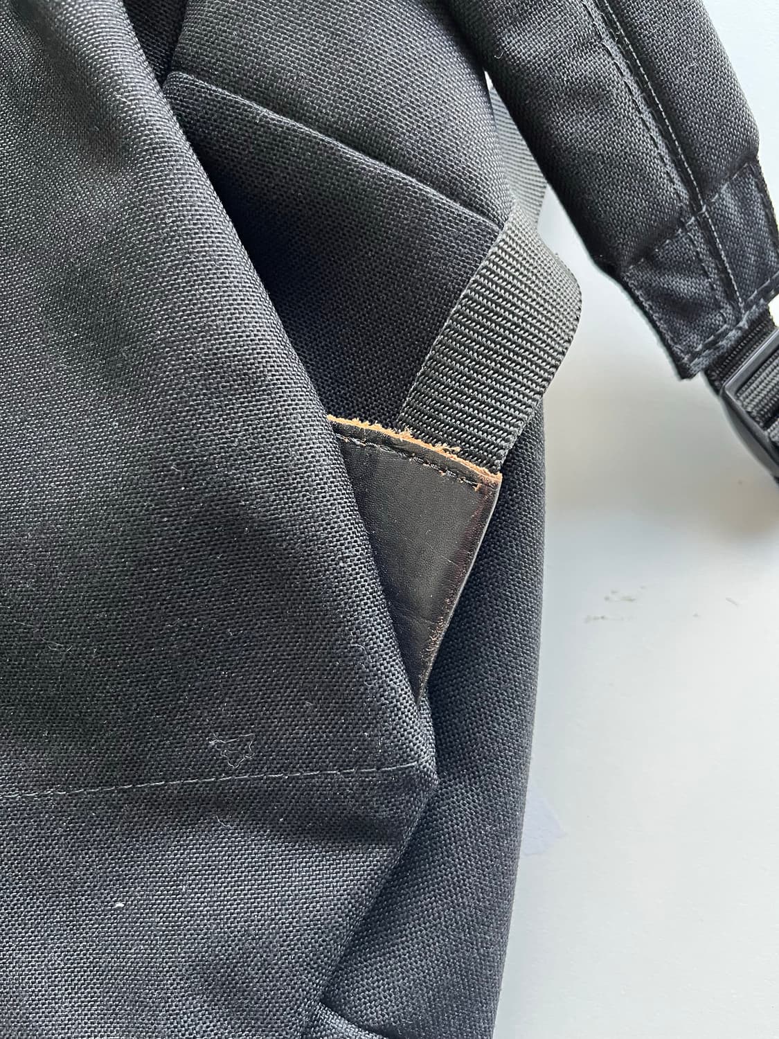 꼼데가르송 옴므 플러스 오버사이즈 나일론 백팩 미디움 블랙 상품이미지4