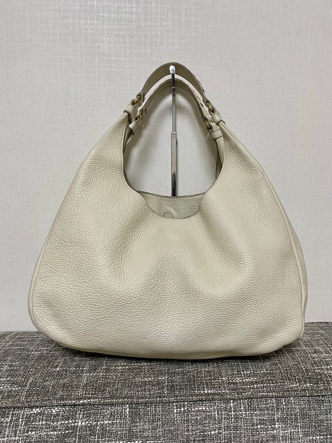 보테가 베네타 가죽 캄파나 호보백 아이보리 정품 상품이미지1