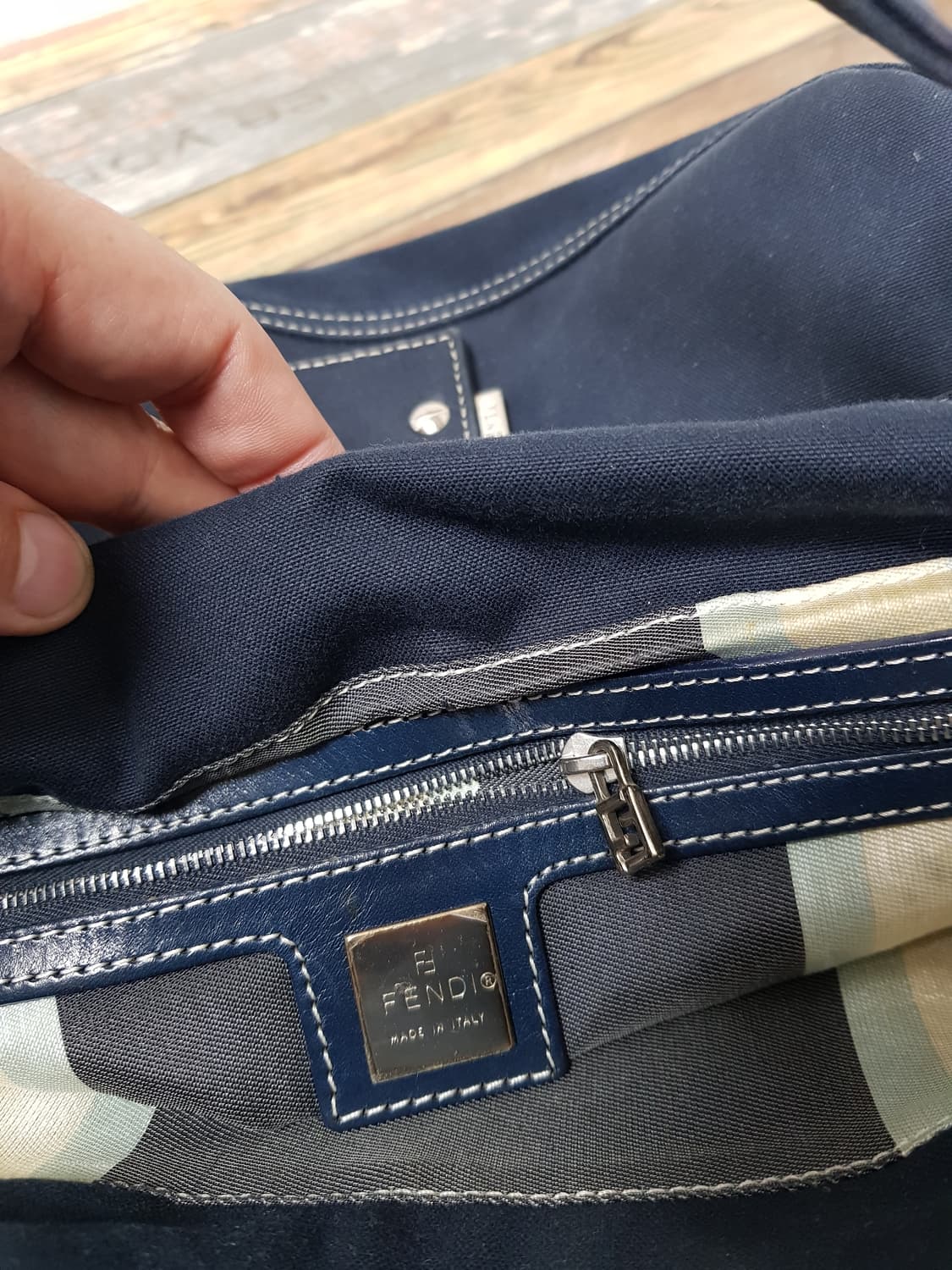 [정품] 펜디 마블로고 패브릭 숄더백 상품이미지10