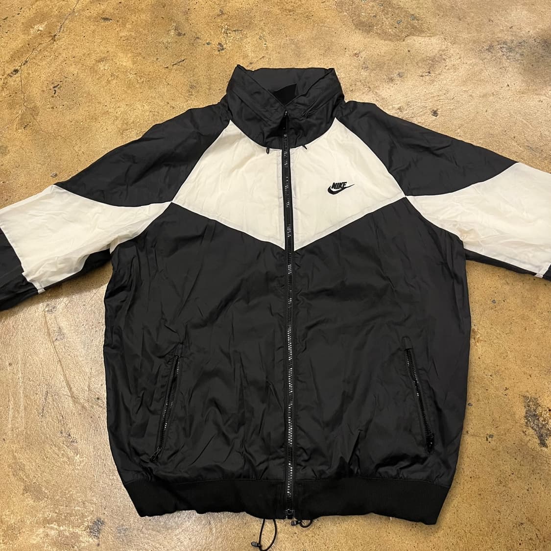 [정품/XL] 나이키 바람막이 블랙 화이트 b17 상품이미지3