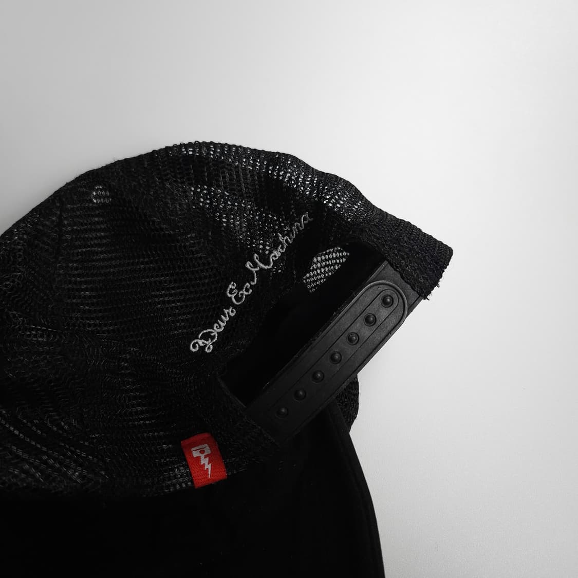 데우스 엑스마키나 서울 에디션 메쉬 볼캡 블랙 (OS) 상품이미지3