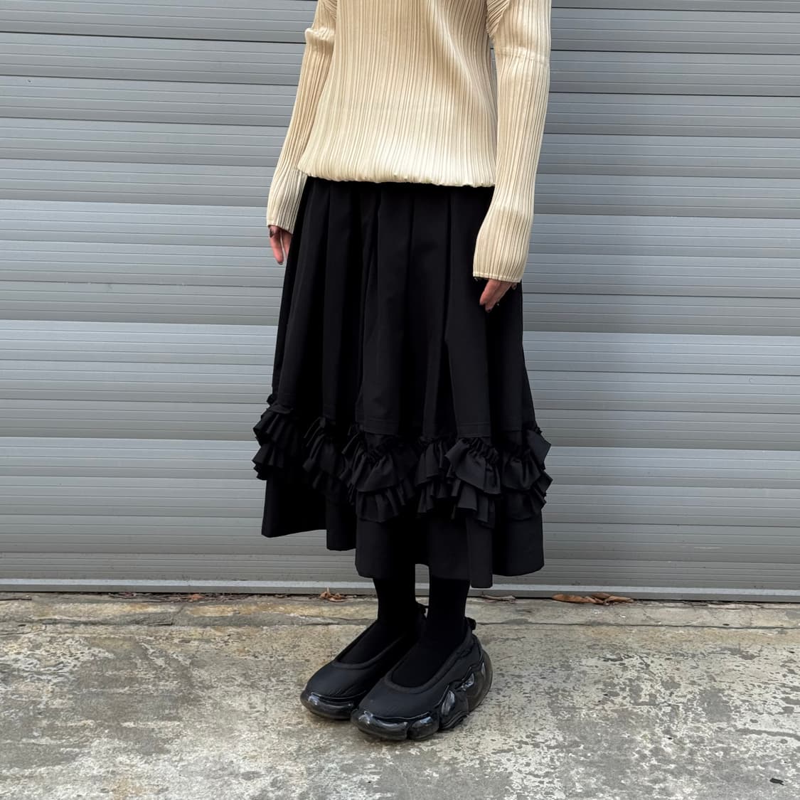 Frill Voluminous Long Black Skirt  상품이미지10
