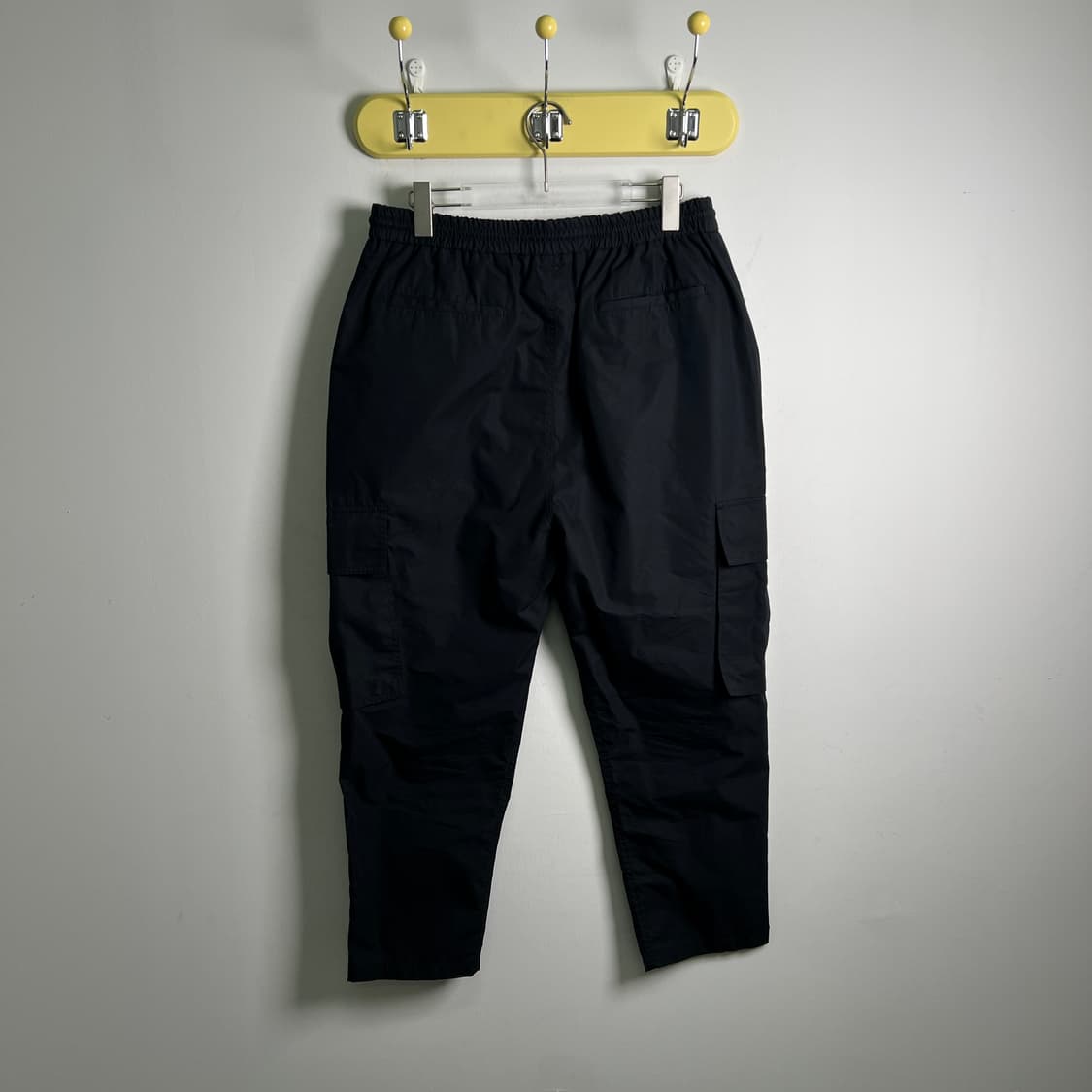 18fw 준지 블랙 테이퍼드 카고 팬츠 48 상품이미지3