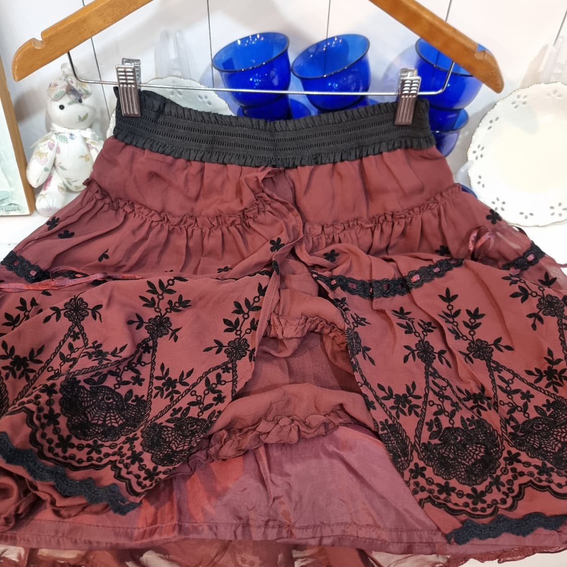 axes femme(액시즈팜) 와인 시폰 플로킹 레이스 티어드 스커트 상품이미지7