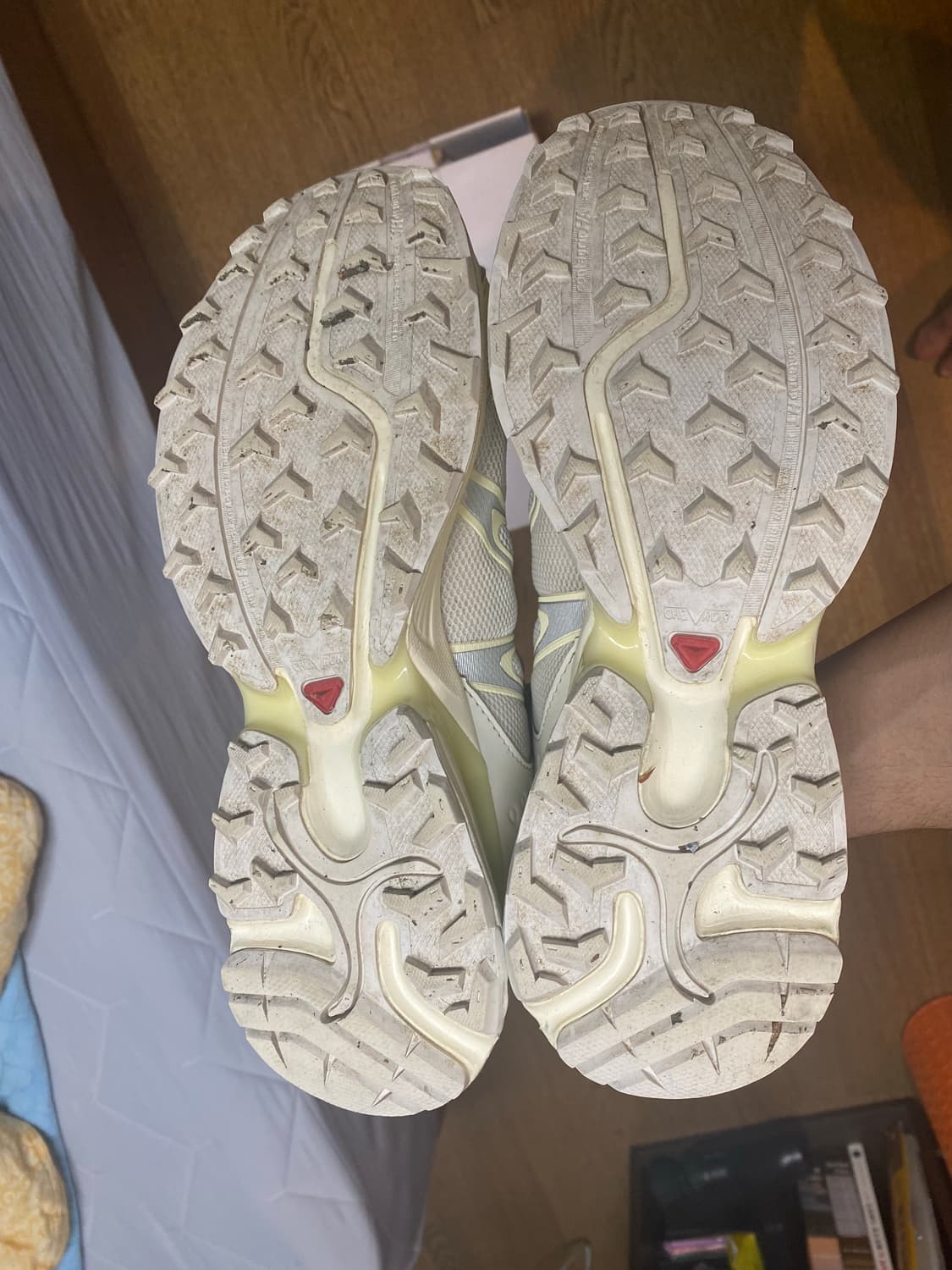 살로몬 xt위스퍼 kith 280 크림 상품이미지4
