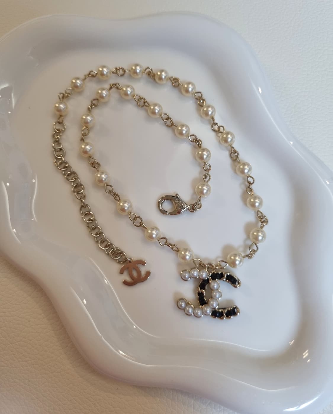 샤넬 블랙가죽체인&진주 CC 목걸이 업사이클링 상품이미지2