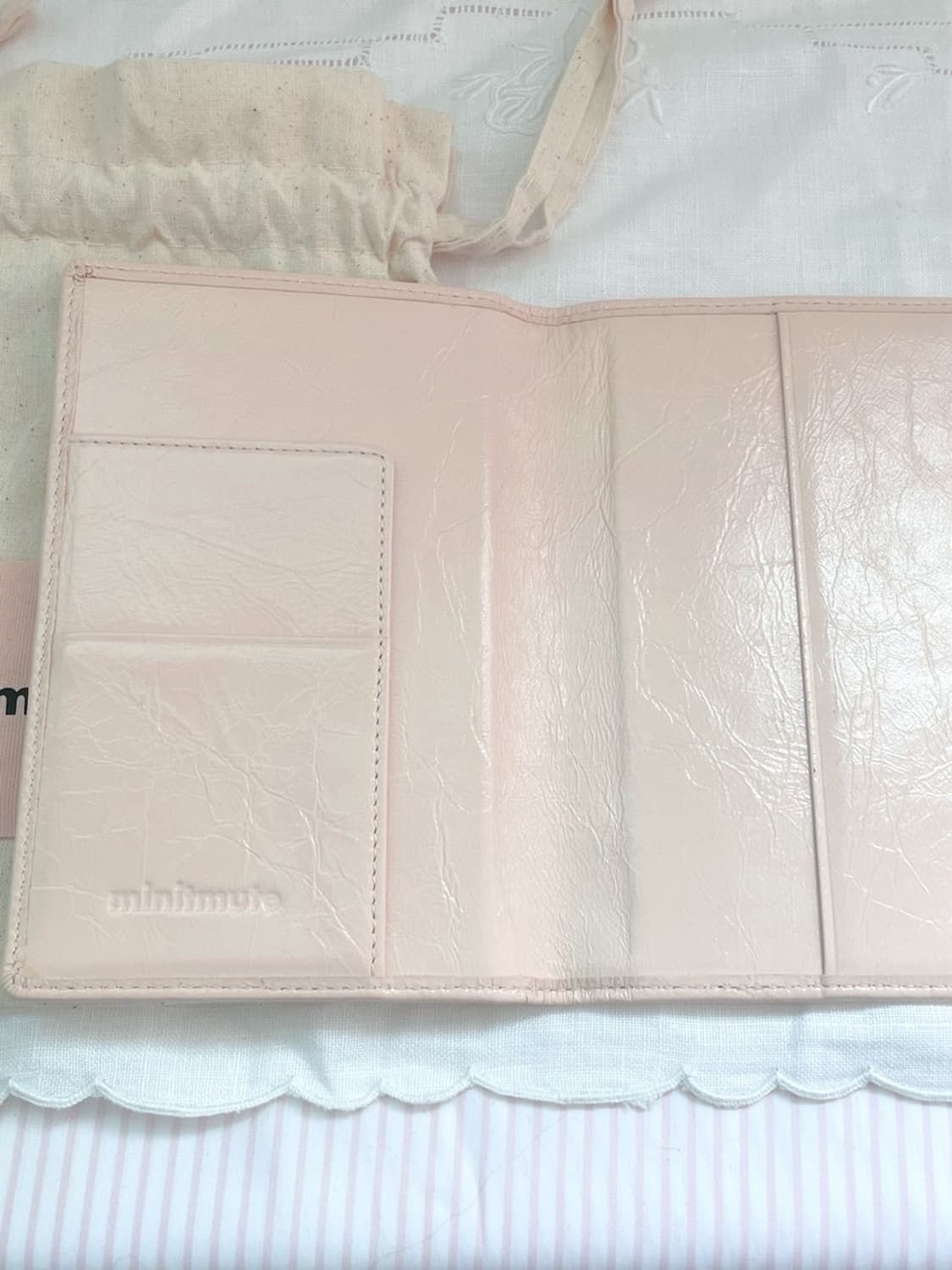 미닛뮤트 데이지 여권 지갑 솝핑크 상품이미지2