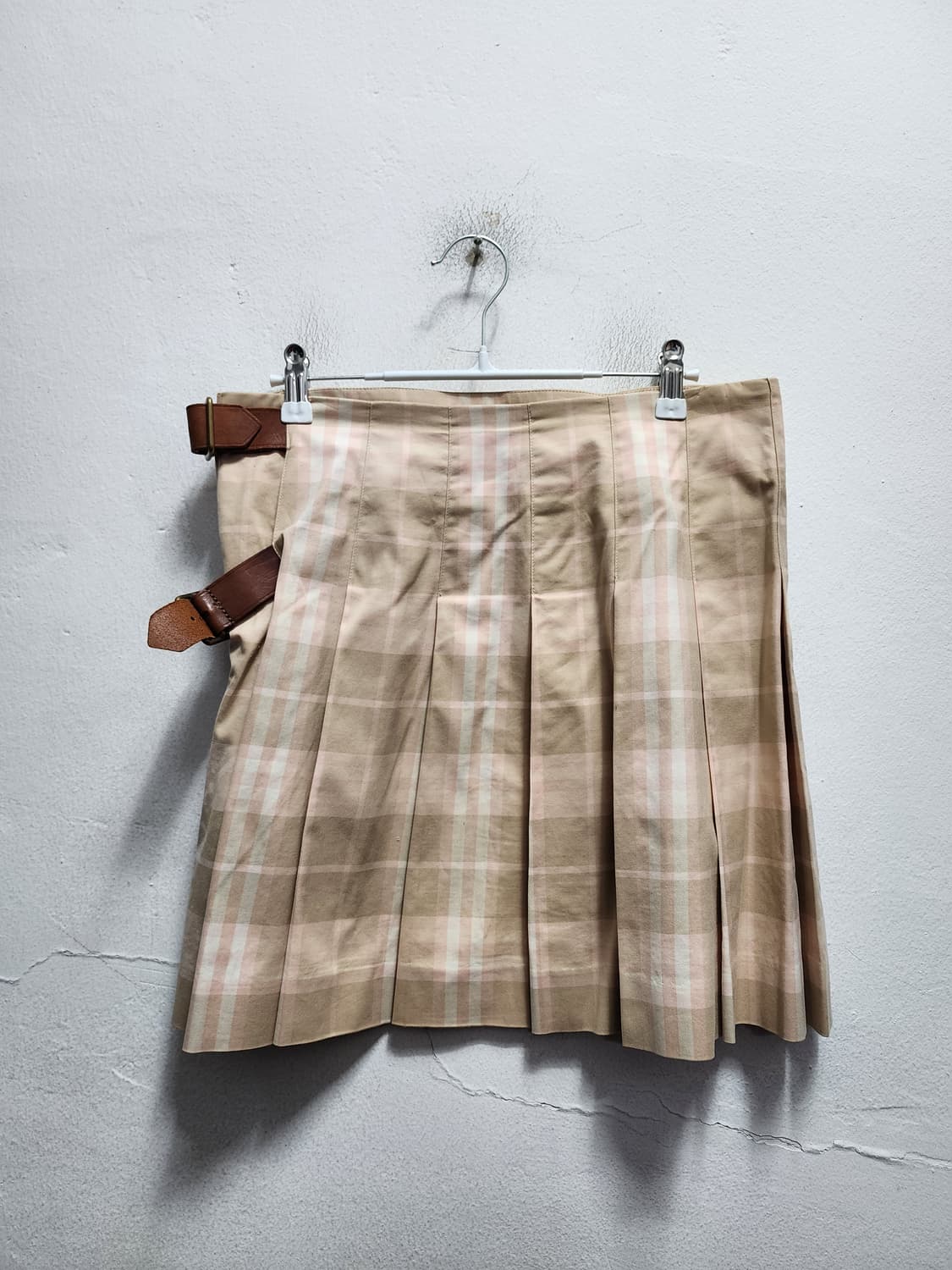 버버리 (스코틀랜드) 가죽스트랩 노바체크 스커트 상품이미지1