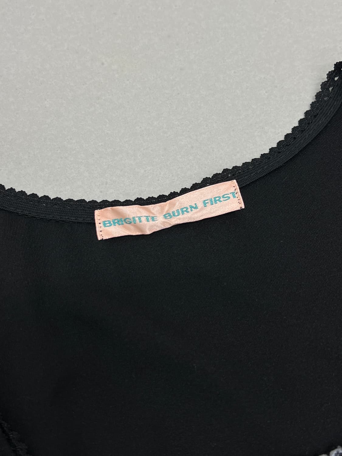 BRIGITTE BURN FIRST 반팔 블라우스 상품이미지4