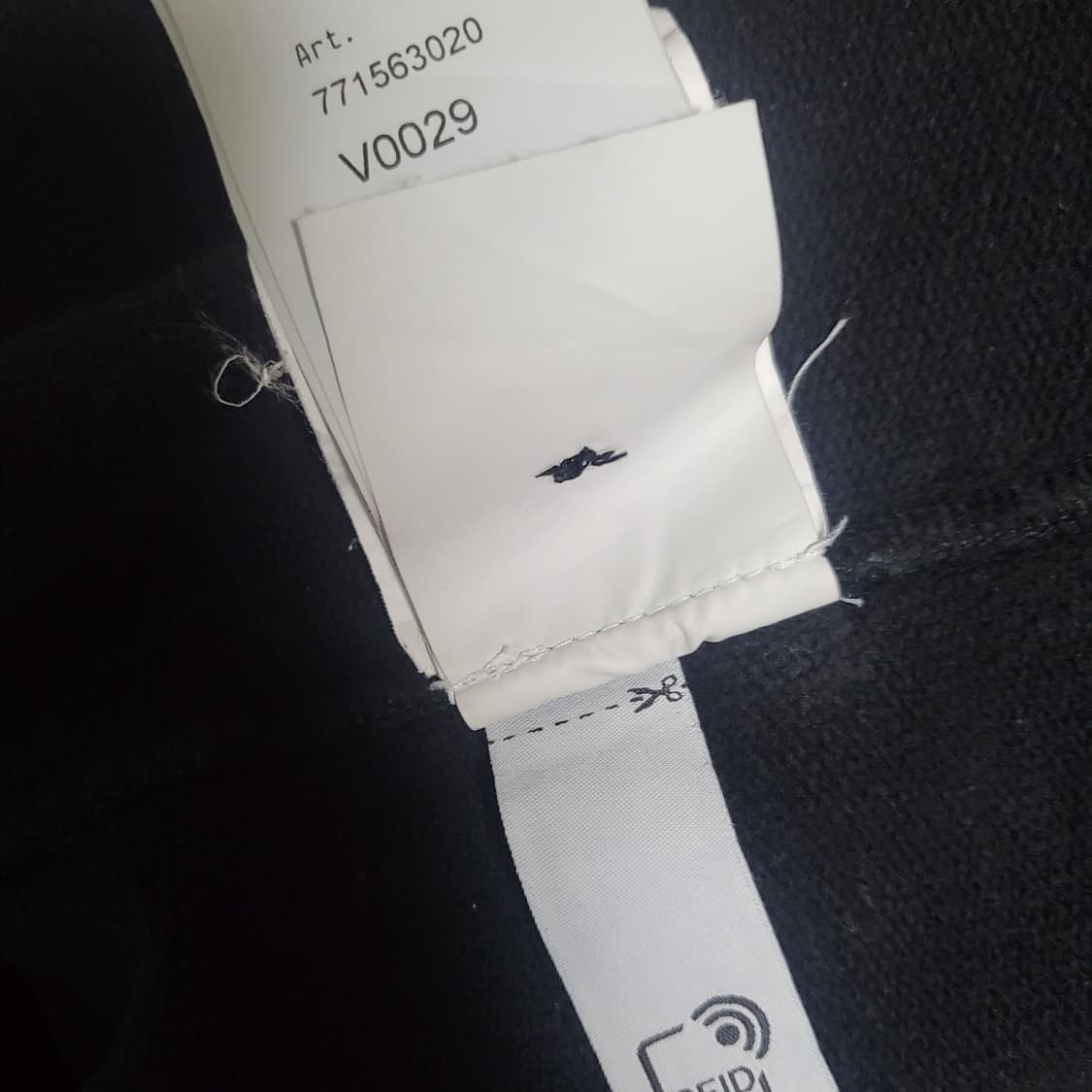 [백화점판]22FW 스톤아일랜드 맨투맨 M 블랙 상품이미지6