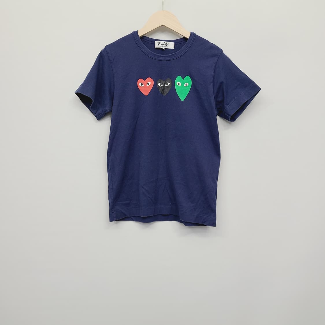 정품 꼼데가르송 플레이 쓰리 하트 로고 반팔 티셔츠 네이비 (L) 상품이미지2