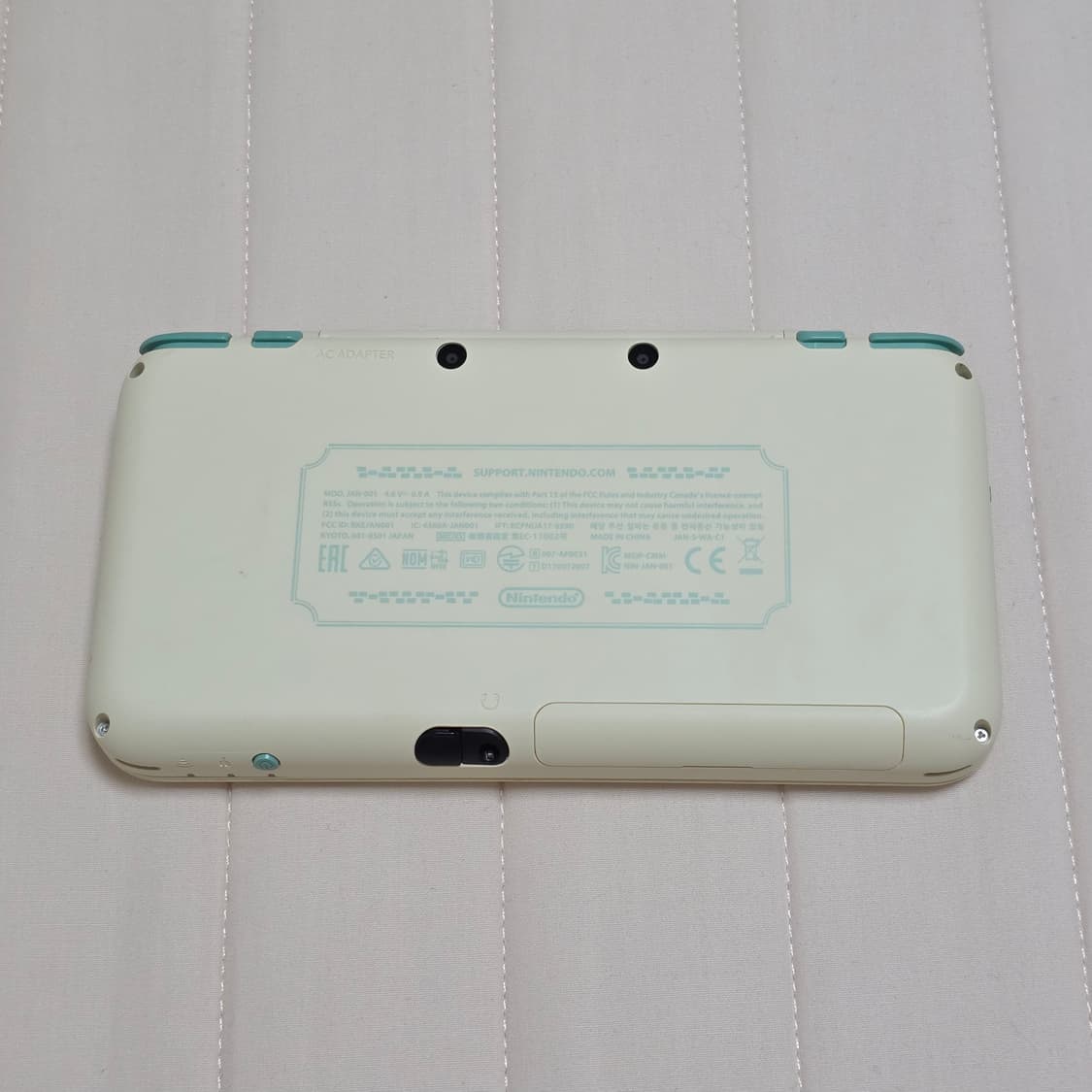 닌텐도 2ds xl 동물의숲 에디션 상품이미지3