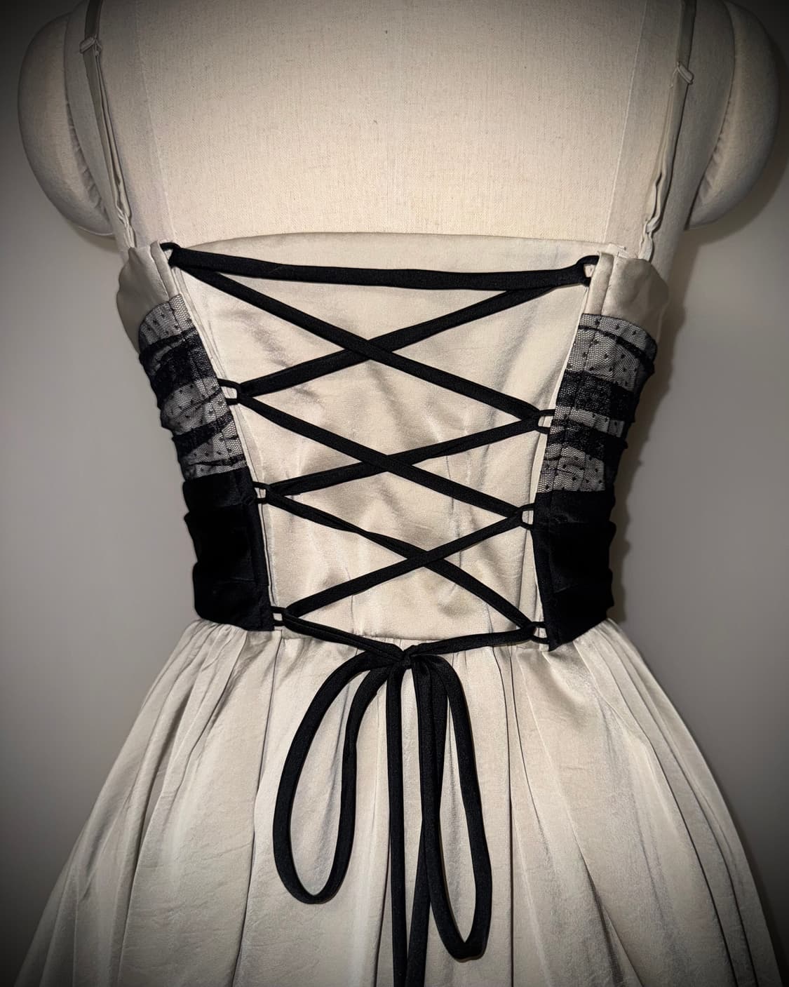 아일렛 고스페어리 원피스 상품이미지5