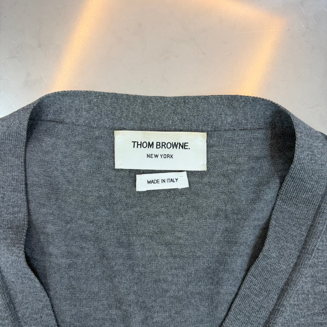 [리오브전포점] 톰브라운 사선 완장 메리노울 가디건 상품이미지4