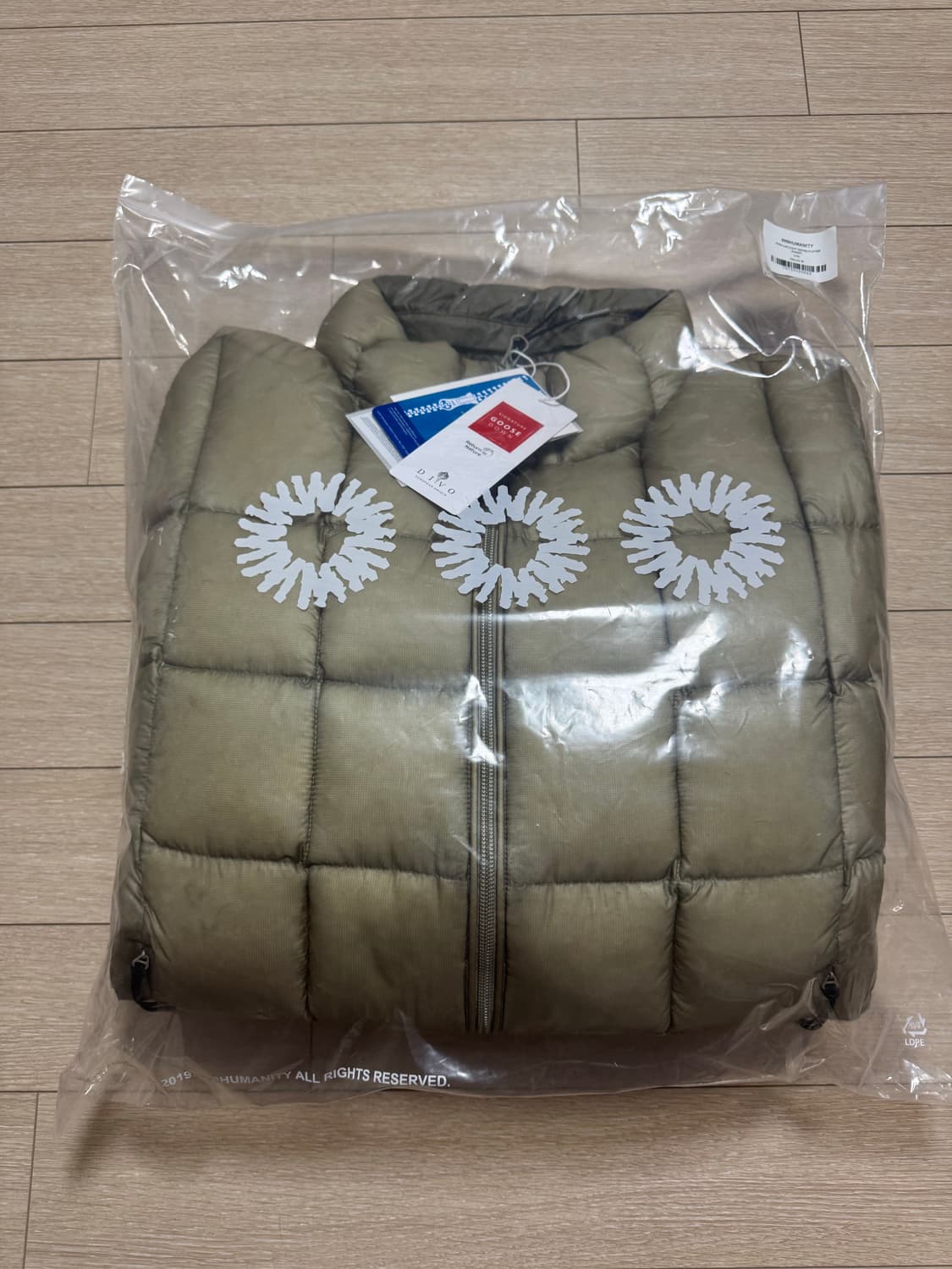 999휴머니티패딩 판매합니다 상품이미지2