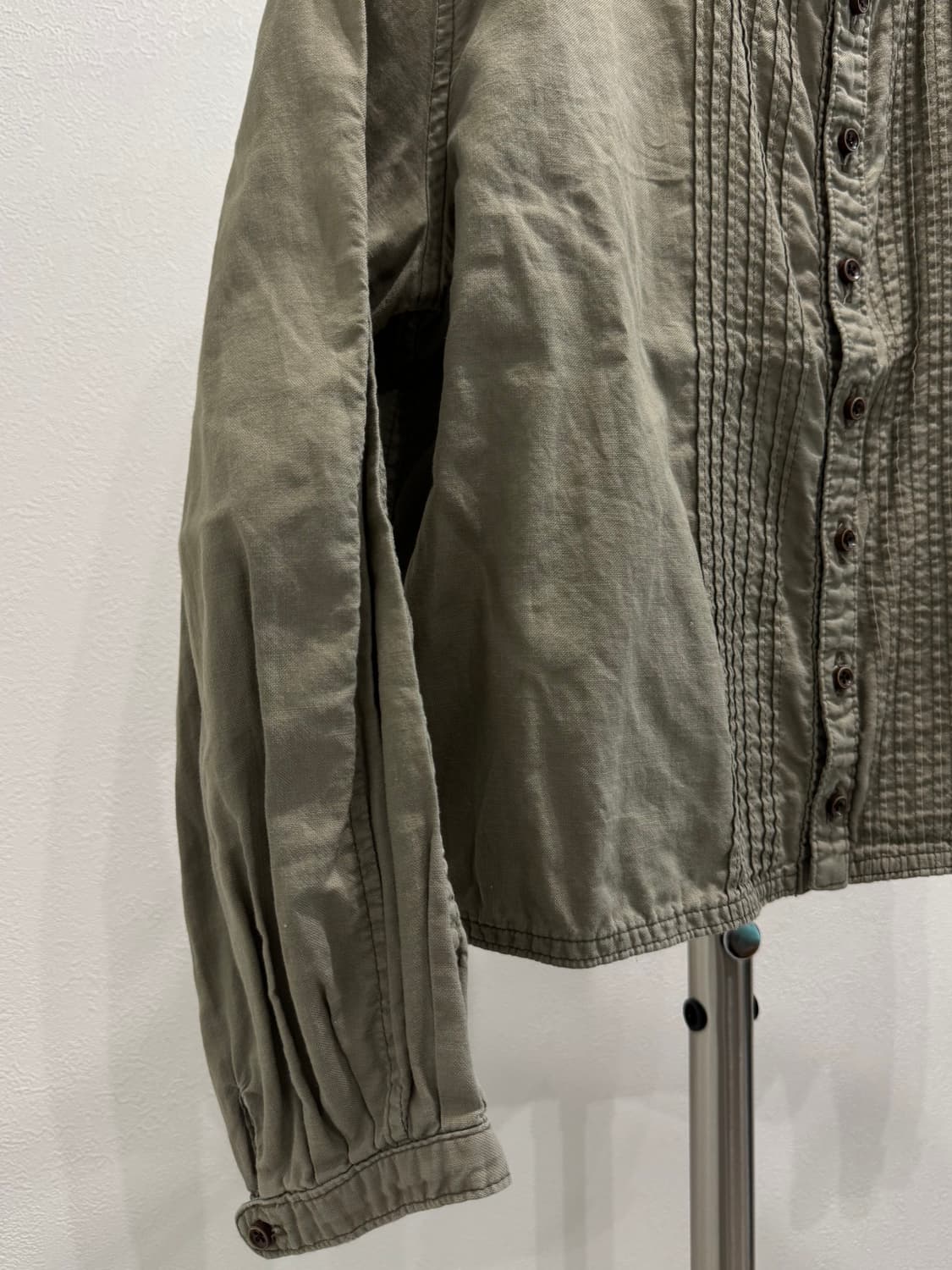 캐피탈 크롭 카키 논카라 셔츠 상품이미지4