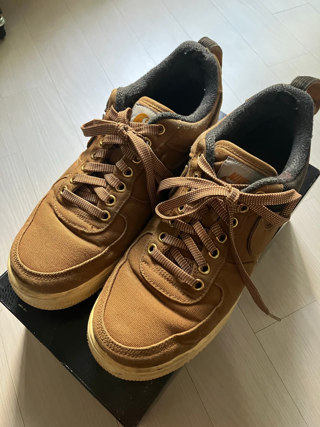 나이키X칼하트 에어포스 상품이미지1