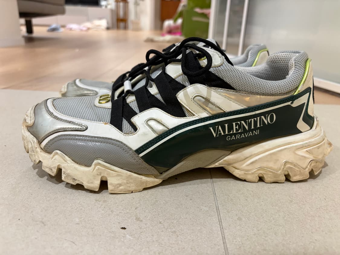 발렌티노  클라이머 스니커 43사이즈 팝니다 상품이미지2