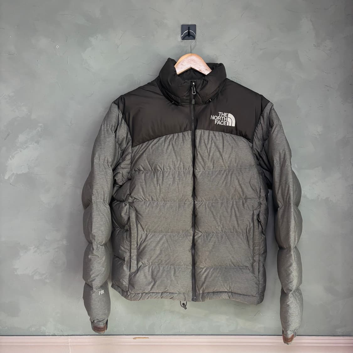노스페이스 700 눕시 구스다운 패딩 그레이 브라운 상품이미지1