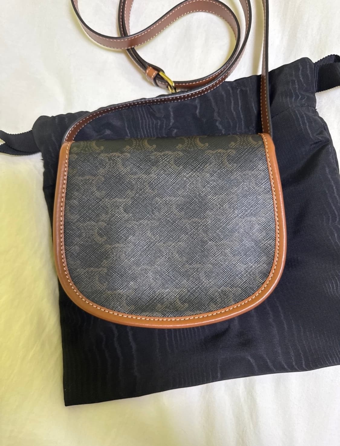 셀린느 미니베사체 상품이미지4