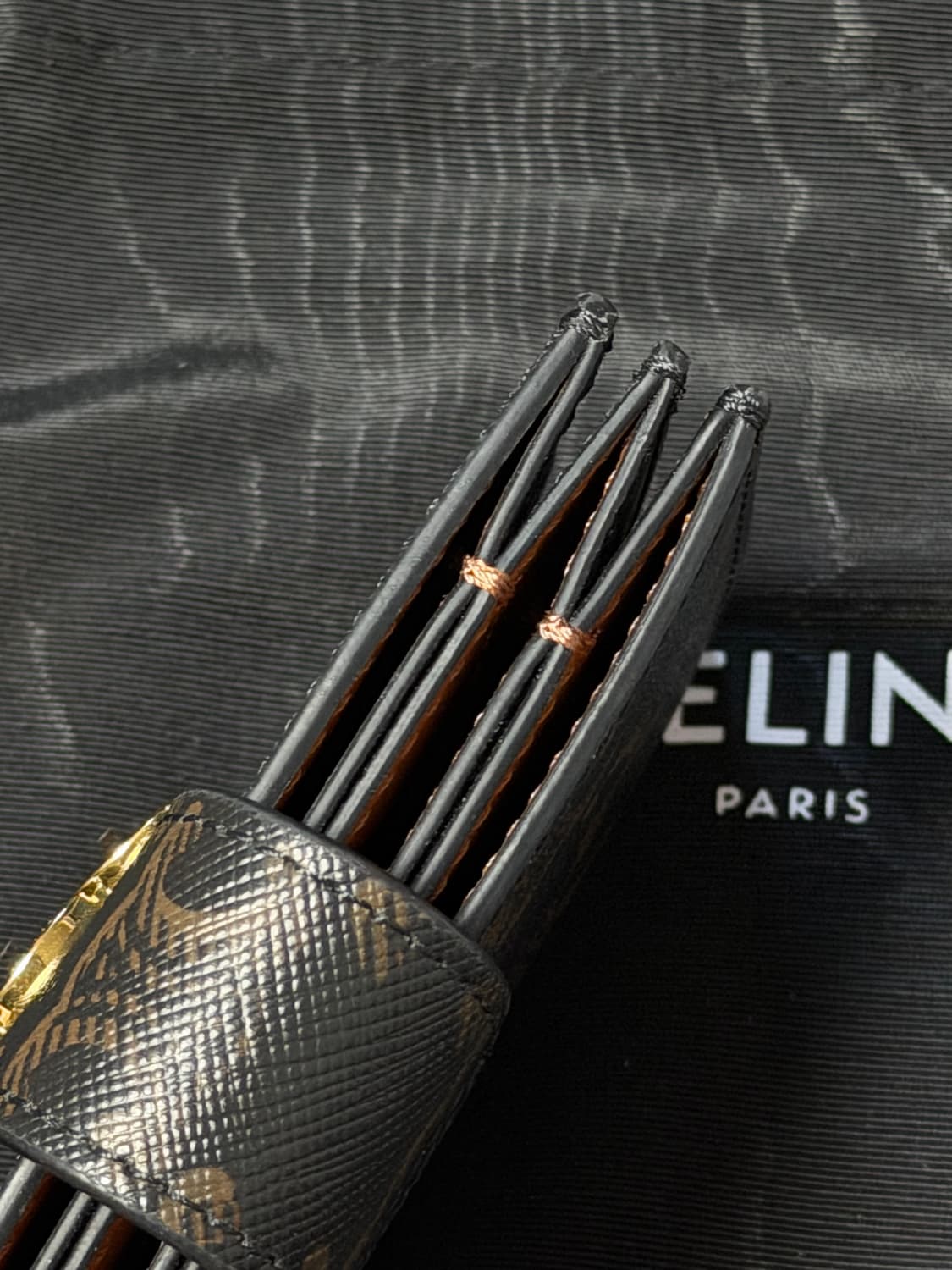 셀린느 트리옹프 아코디언 지갑 상품이미지9