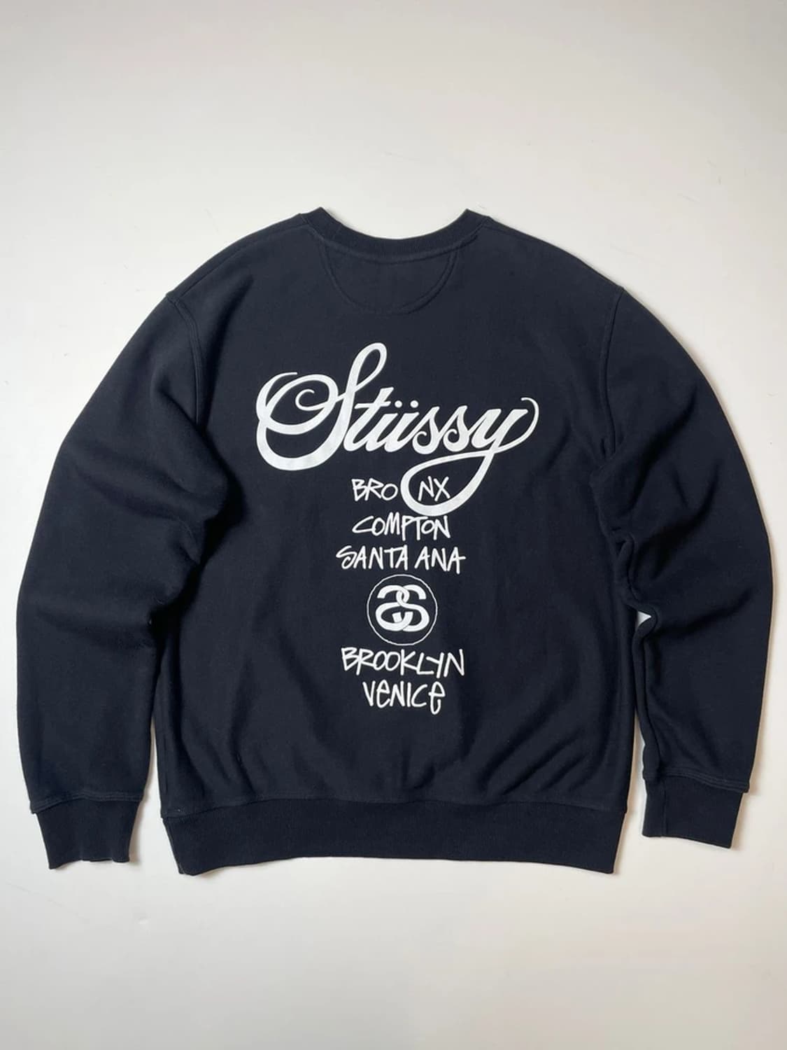 스투시 월드 투어 크루넥 코튼 맨투맨 PN9447 상품이미지4