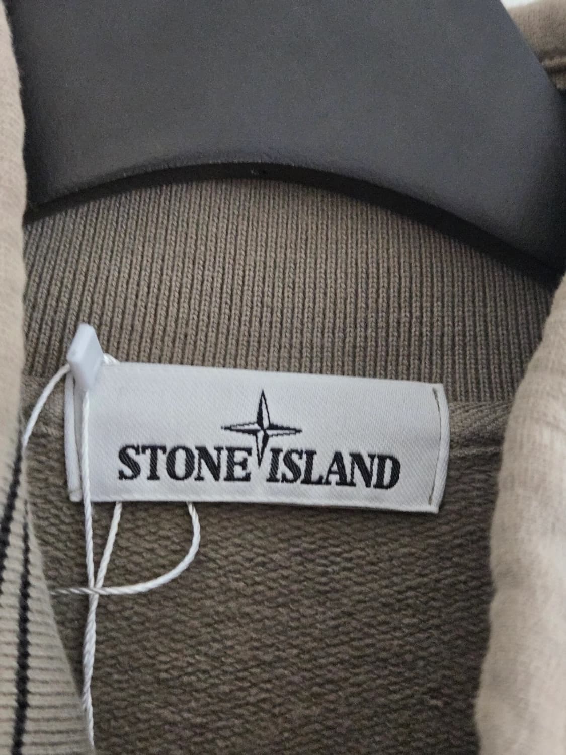 스톤아일랜드 집업 상품이미지2