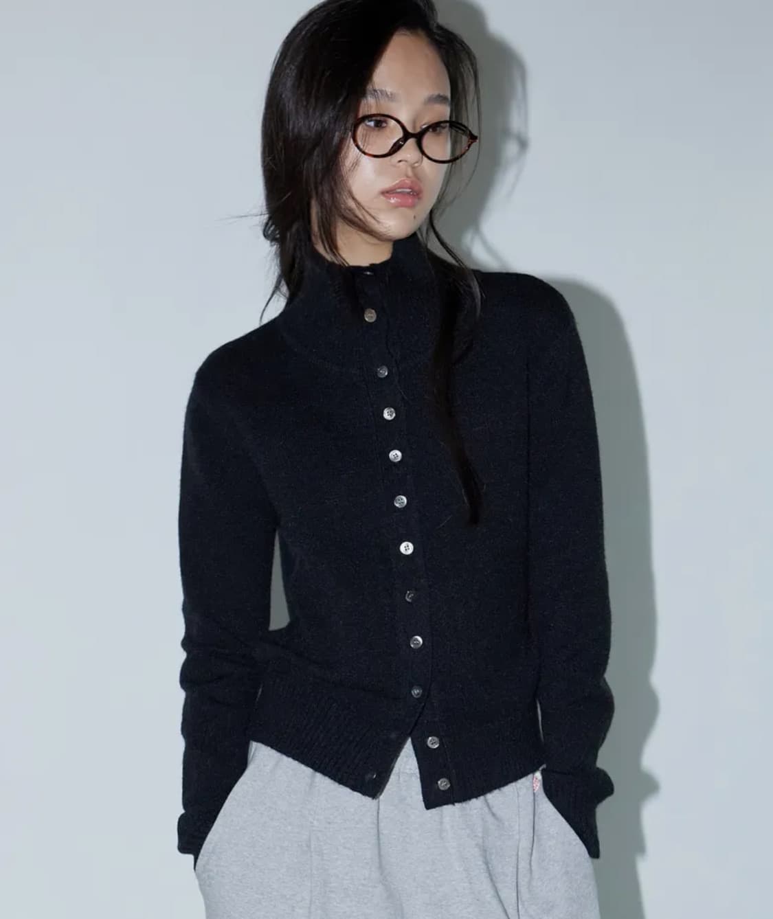 미치코런던코시노 하이넥 버튼 가디건 블랙 상품이미지3