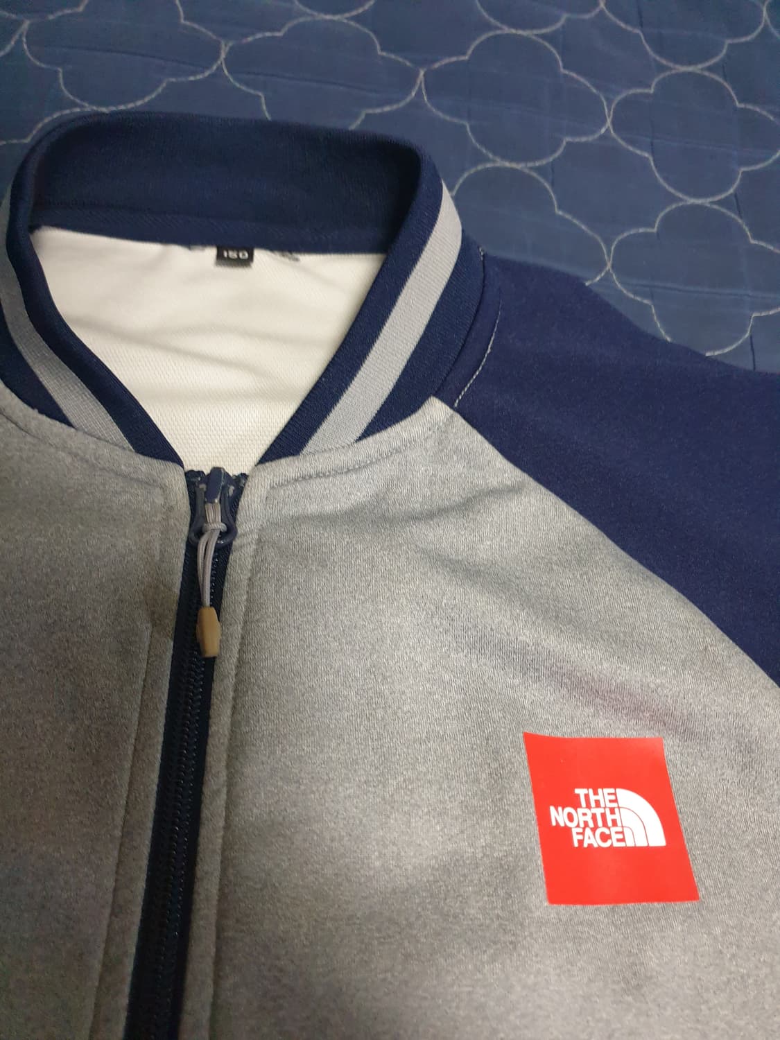 노스페이스 레드택 로고 딱붙핏 집업져지 그레이 여성(S) 상품이미지2