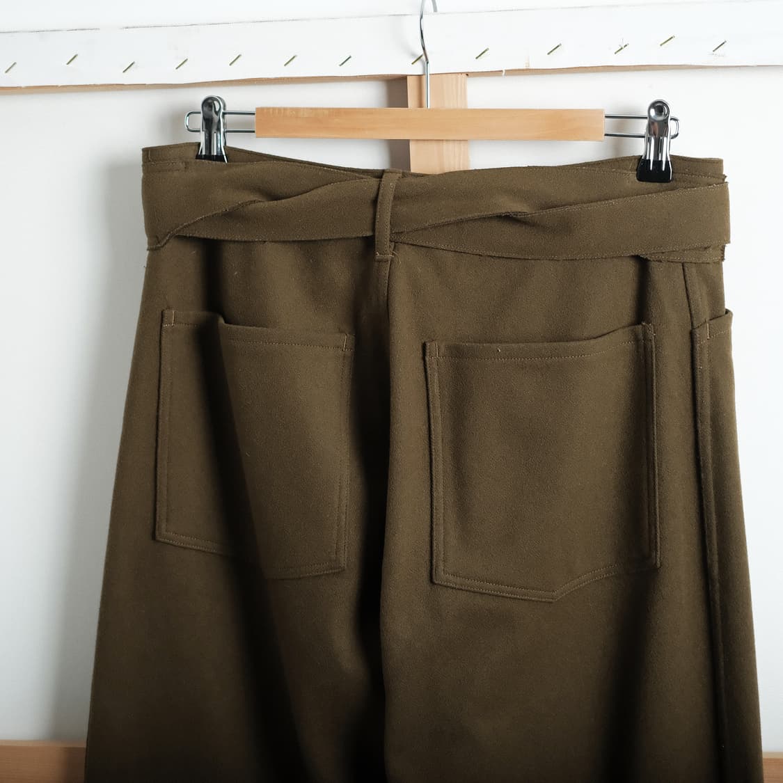 Comoli 코모리 울 벨티드 팬츠 카키 1(29-31)사이즈 상품이미지6