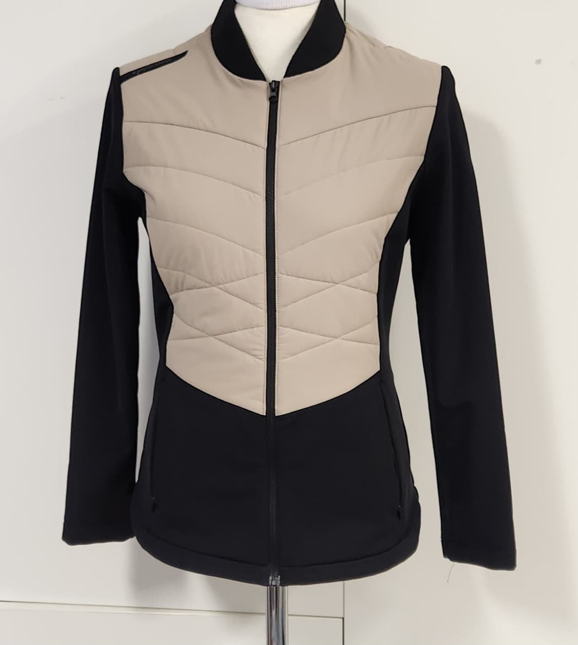 테일러메이드 여성용 스포티 패딩 점퍼 S 상품이미지3