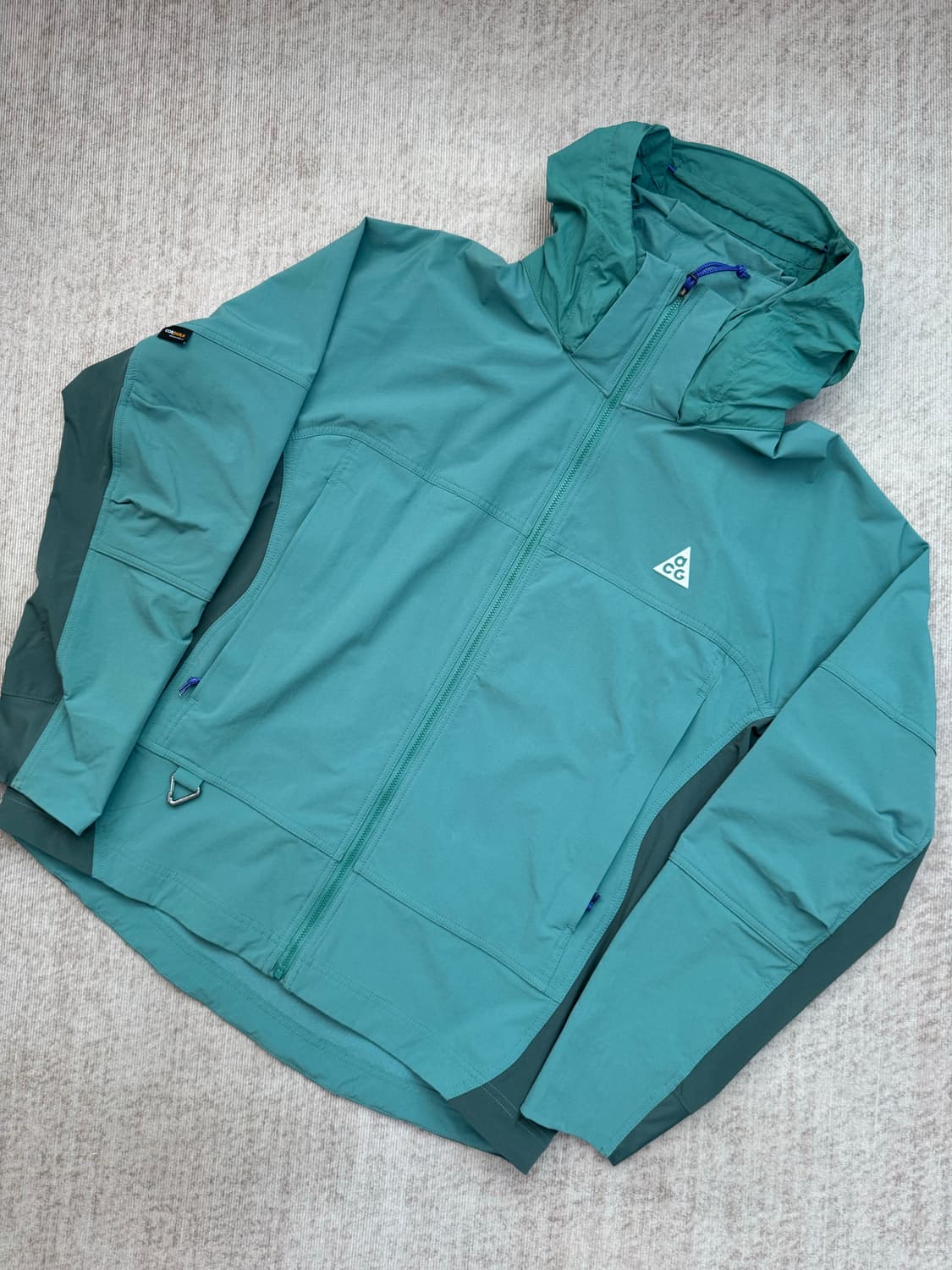 나이키 ACG 선 페어러 xl 틸 색상 상품이미지1