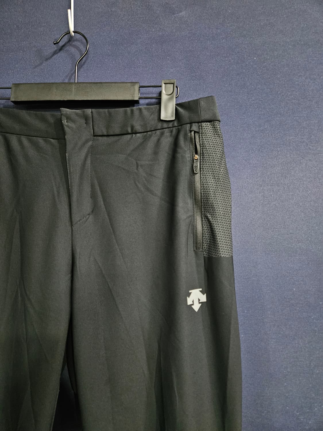 데상트 투톤 남성 슬림핏 32 기능성 팬츠  상품이미지4