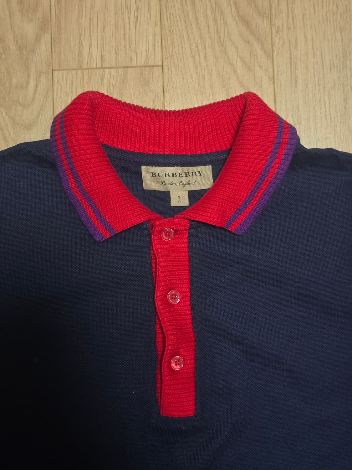 버버리 백로고 각인 코튼 멀티 폴로셔츠  상품이미지1